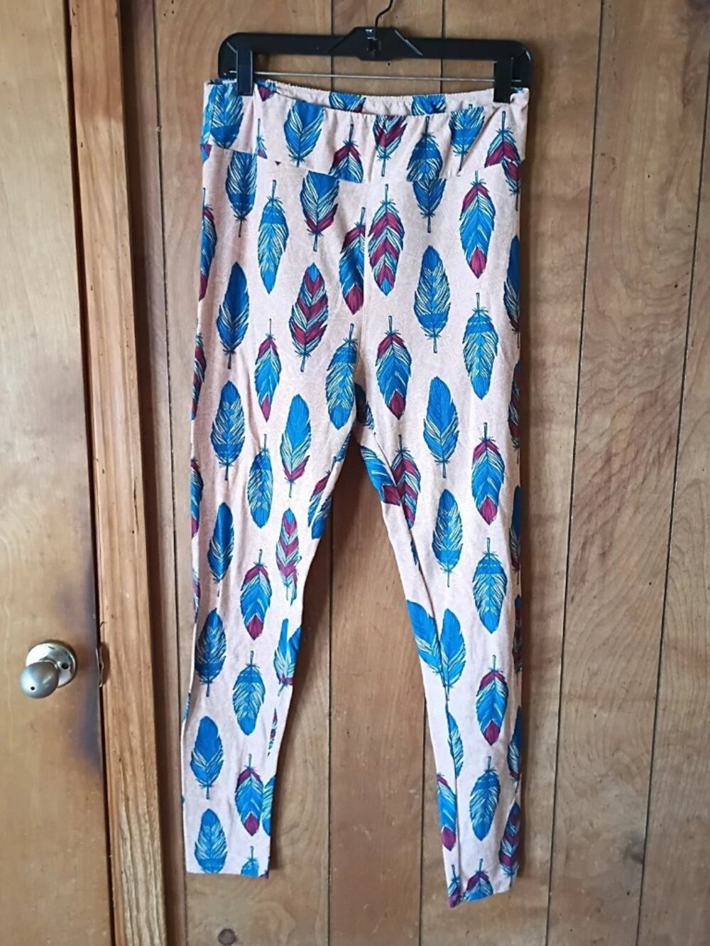 LuLaRoe Tall & Curvy TC Leggings Blue Purple Feather Print Polyester Spandex OS